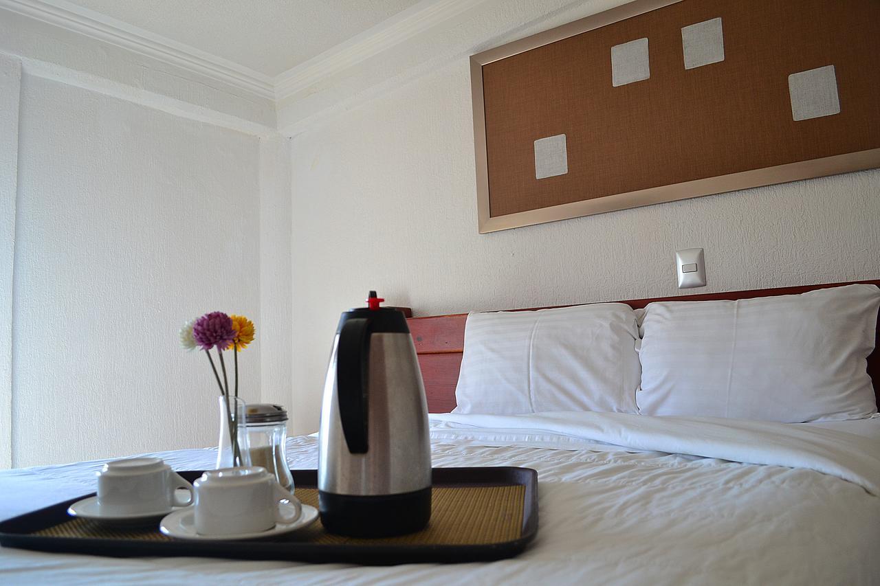 Hotel Campestre Inn 莱昂 外观 照片