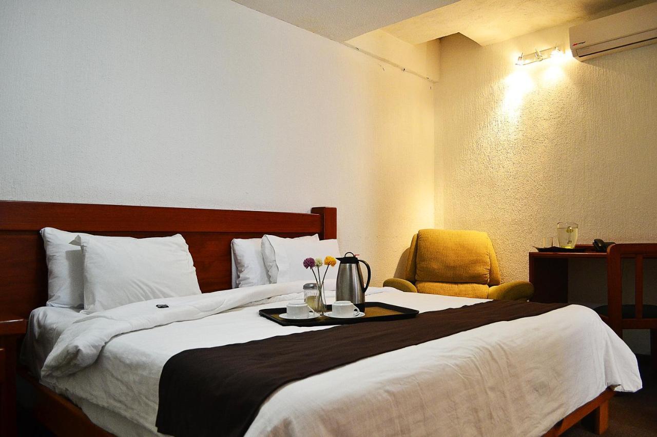 Hotel Campestre Inn 莱昂 外观 照片
